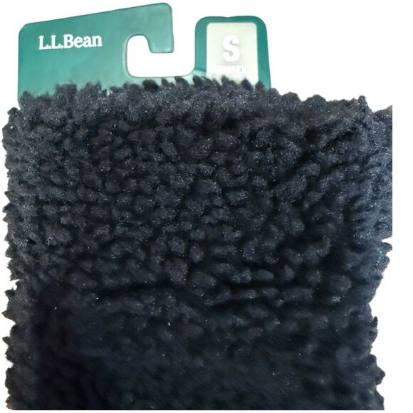 LL Bean Black and Gray Fleece Gloves - Picture 5 of 9